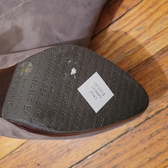 Banana Republic Suede booties NWOT - Picture 4 of 7